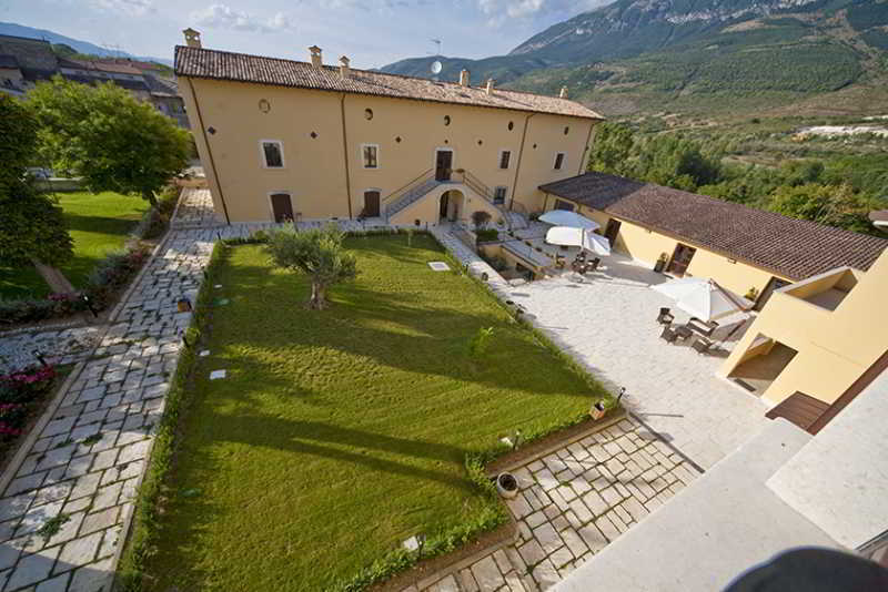 Pratola Peligna Villa Giovina מראה חיצוני תמונה
